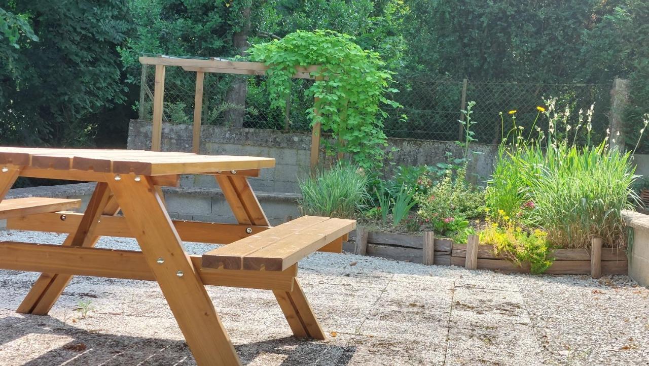 ホテル Chez Madgi Et Jean-Mi Froncles エクステリア 写真
